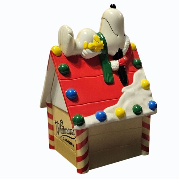 Snoopy Christmas Doghouse Coin Bank By Whitmans Candies Vintage Holiday Decor - Picture 4 of 12